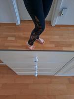 Schwarze Hose elegant sexy mit Blumen Rosen an den Seiten Ramersdorf-Perlach - Ramersdorf Vorschau