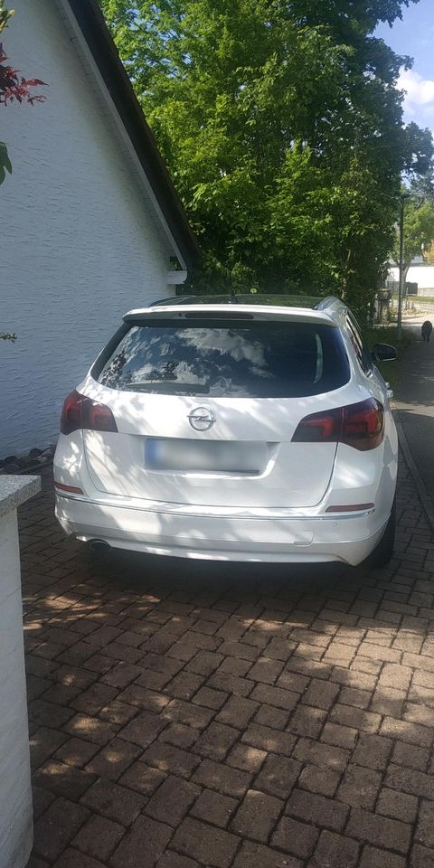 Opel Astra J Sportstourer 2.0 Exklusiv - OPC Line in Bamberg