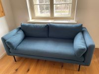 Stylisches Sofa von MADE dunkelblau Pankow - Buch Vorschau