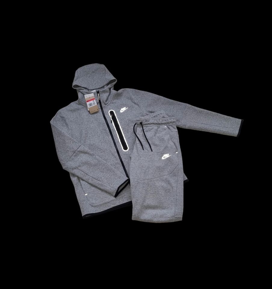 Nike Tech Fleece Trainingsanzug | Reflective | Jacke L + Jogger M in Wolfsburg