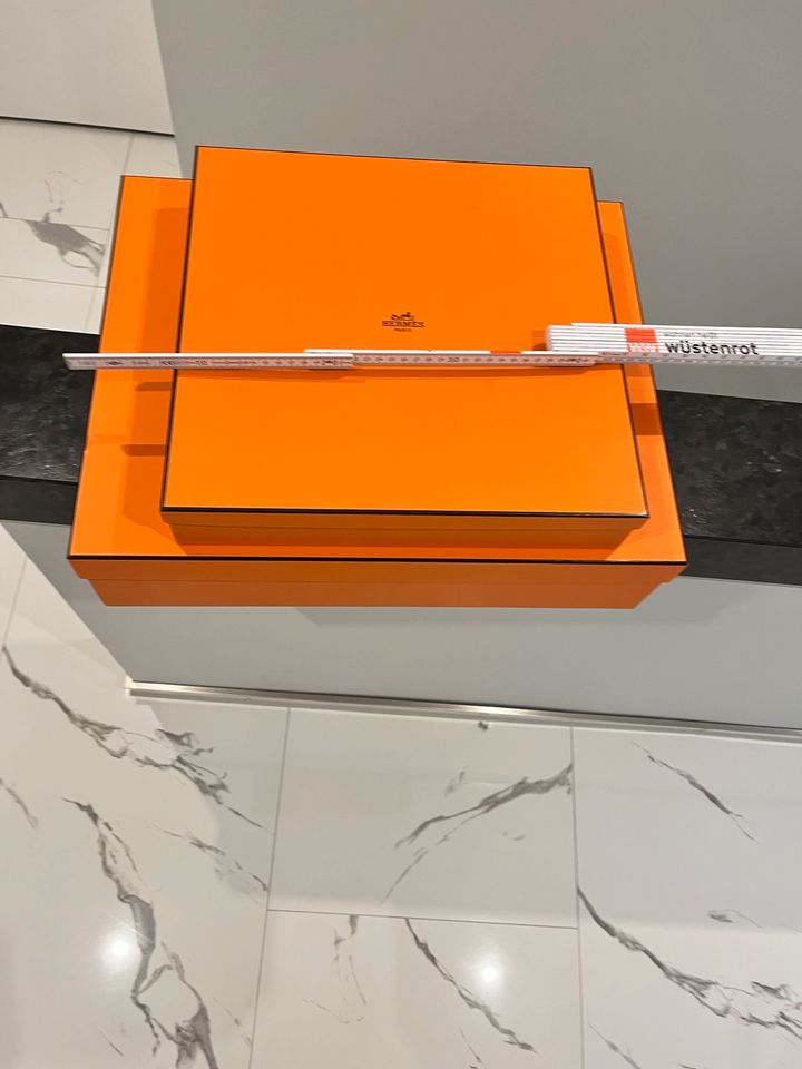 Zwei Hermès Hermes Boxen Geschenkboxen in Bad Driburg