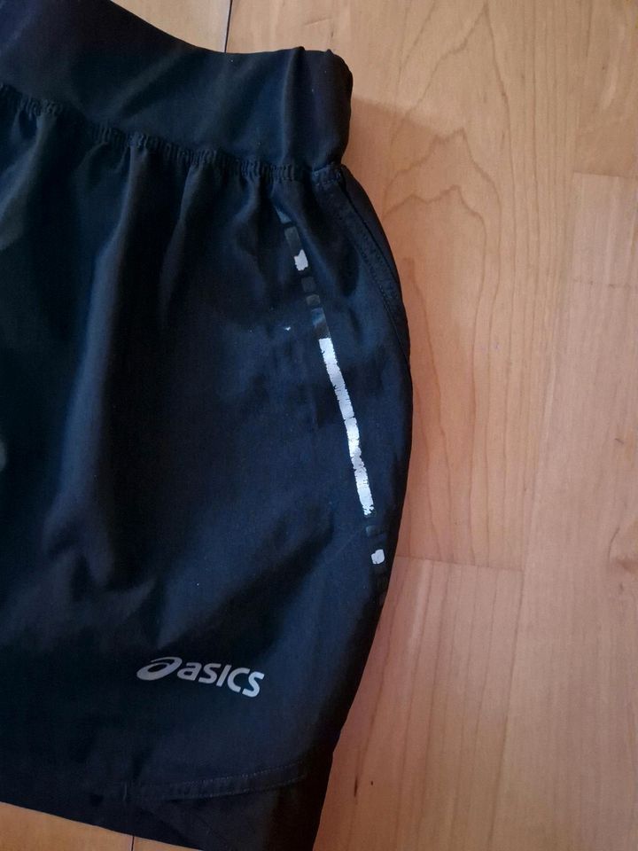 Asics kurze Sporthose in Hurlach