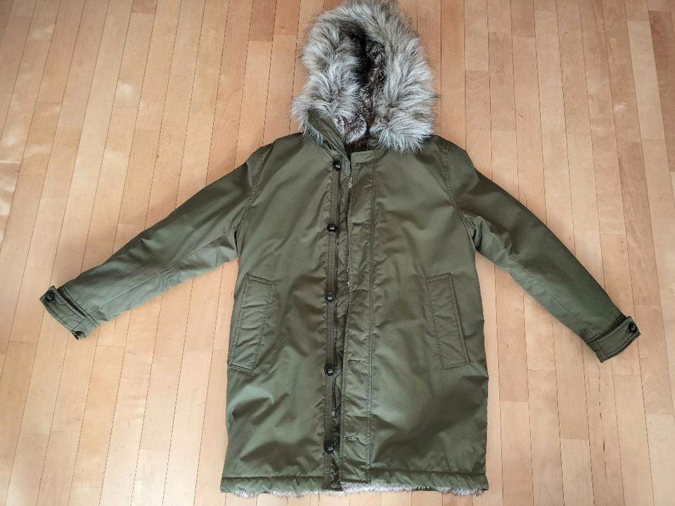 Herren Winterjacke / Mantel mit Fell und Kapuze in Hildesheim