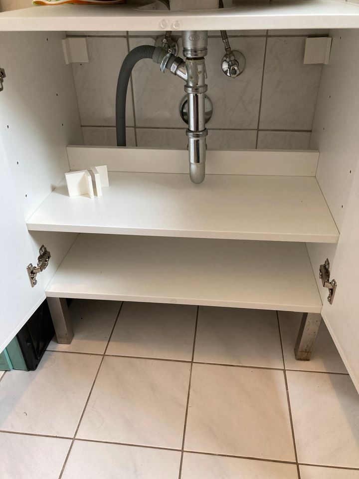 Waschbecken-Unterschrank Ikea in Essen