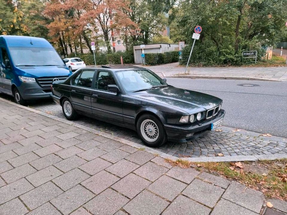 BMW 7er E32 750i V12 Shadowline Originalzustand in Gräfelfing