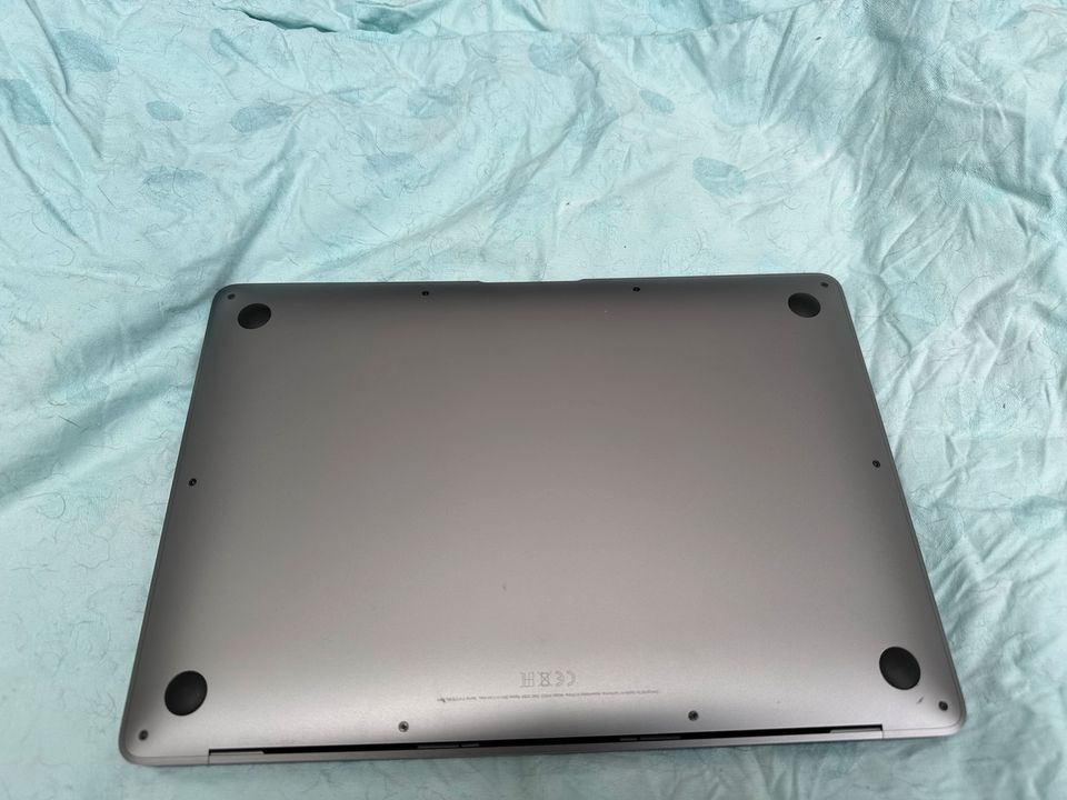 MacBook Air 13“, 256GB, 2019, A1932 in Bremen