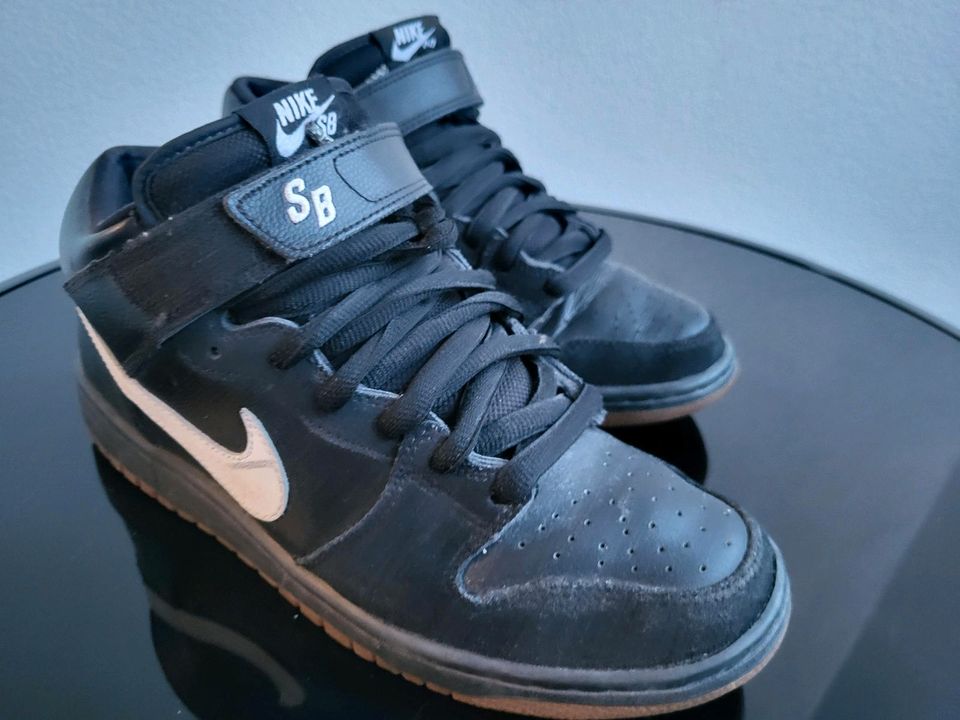 Nike SB Dunk Mid Pro Black/White 42 Sneaker in Karlsruhe