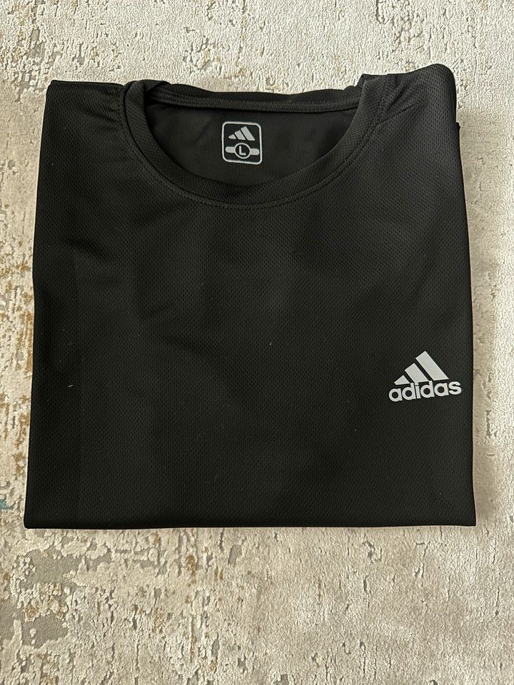 Herren Adidas T-Shirt Neu Unbenutzt Gr:L. in Duisburg