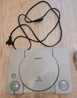 Playstation 1 Konsole von 1994 + 2 Controller Häfen - Bremerhaven Vorschau