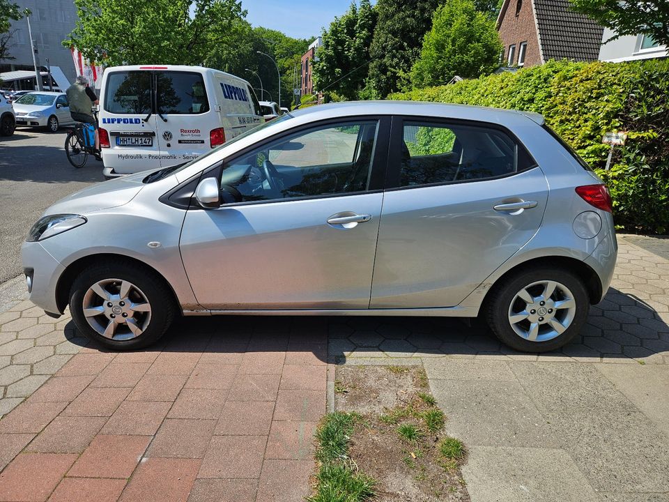 Mazda 2 Lim. 1.3 Active in Hamburg