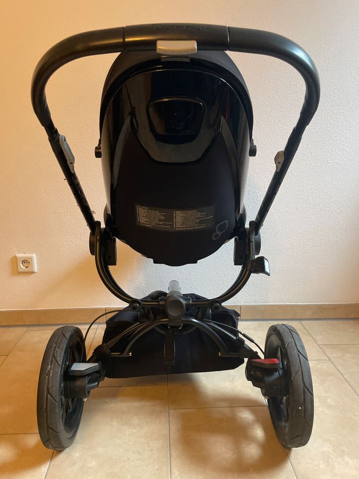 schwarzer Kombi-Kinderwagen Quinny Moodd mit Buggy, Babywanne in Adelsdorf