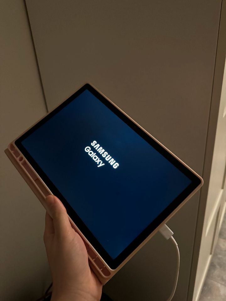 Samsung Tablet A8 Wifi 64gb in Obertshausen