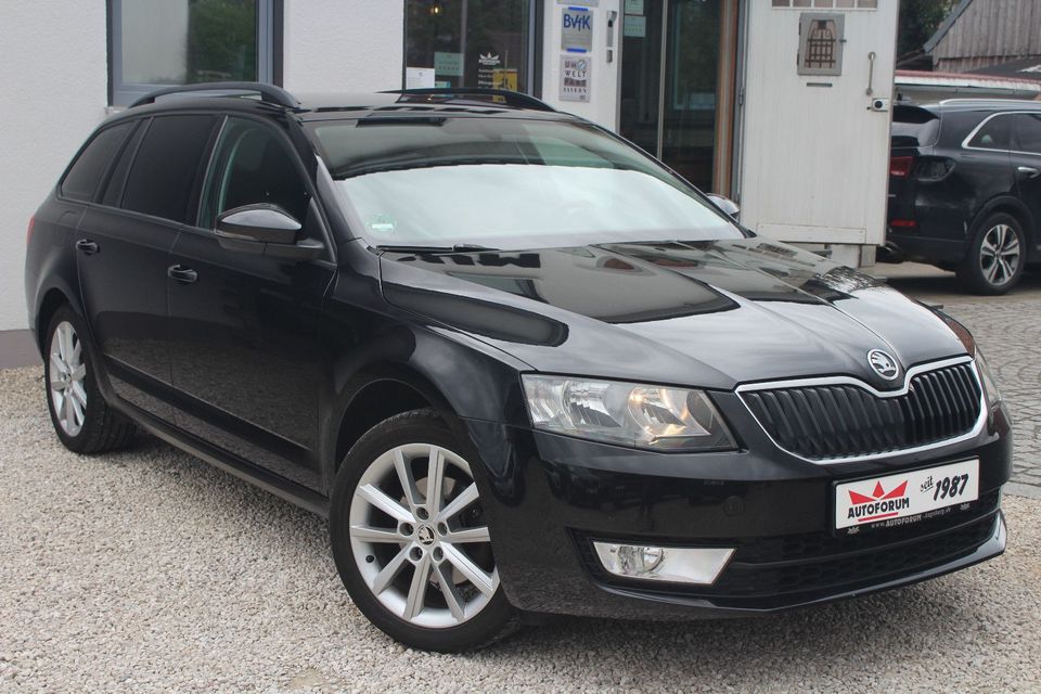 Skoda Octavia Combi Ambition~8fach~Scheckheft~PDC~SHZ~ in Königsbrunn