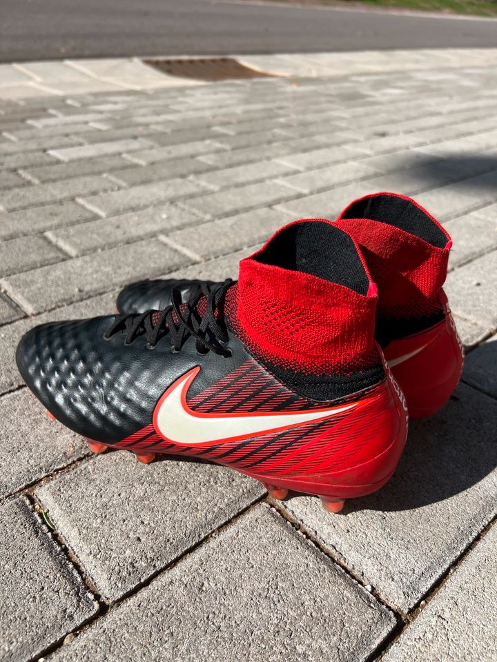 Nike Magista Elite Gr. 42,5 Fußballschuhe schwarz rot in Saarland - Losheim  am See | eBay Kleinanzeigen ist jetzt Kleinanzeigen