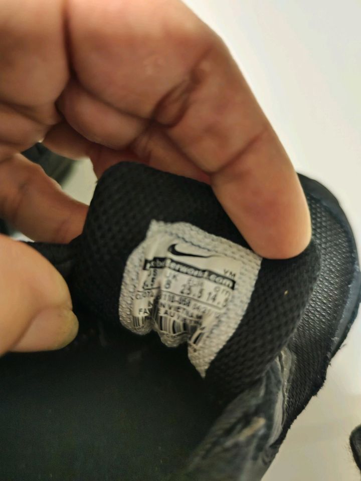 Nike Air Max Schuhe in schwarz Gr.25 wenig getragen in Friedrichshafen