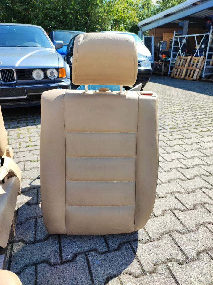 VW Touareg 7L Ledersitze Sitzgarnitur Mittelkonsole Beige in Rosbach (v d Höhe)