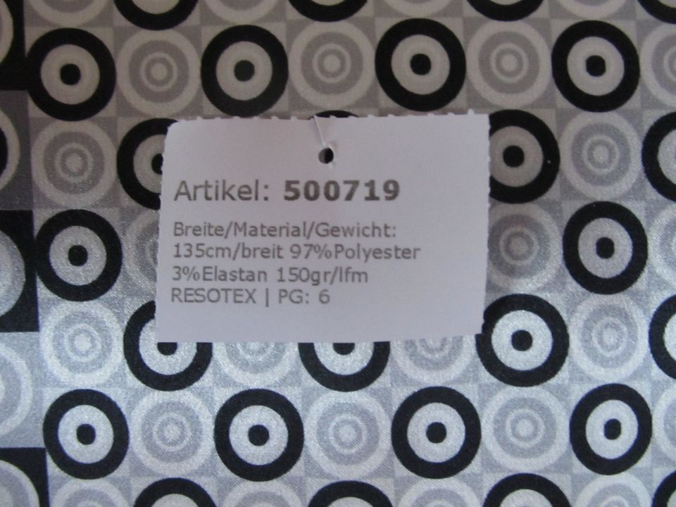 STOFF KLEIDERSTOFF Polyester mit Elastan Breite 135cm Länge 200cm in Dresden