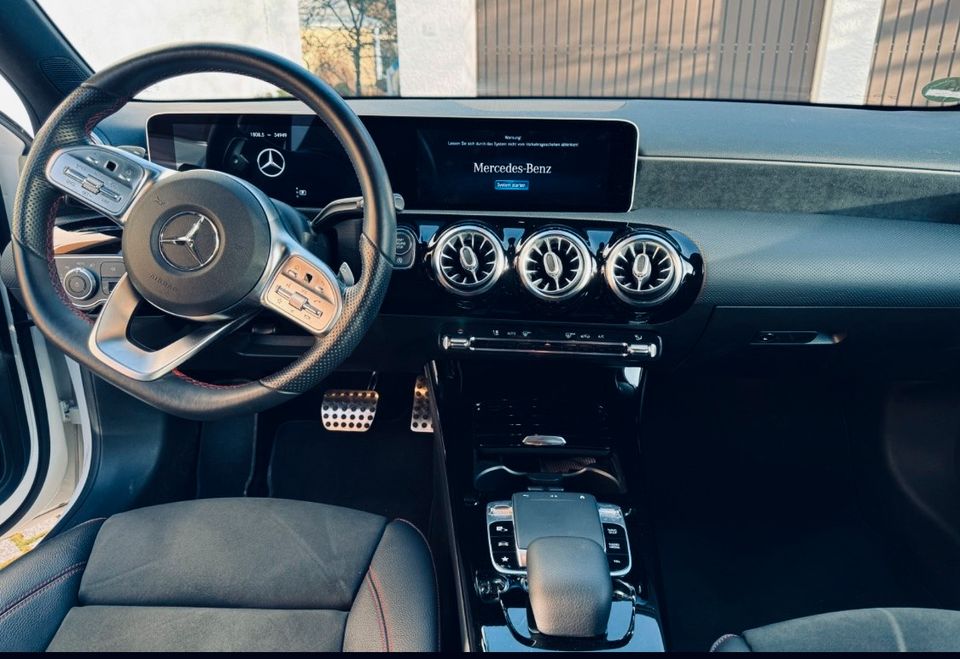 Mercedes Benz A250 AMG+LED+NIGHT+MBUX+A Klasse+Ambiente in Schwarzburg