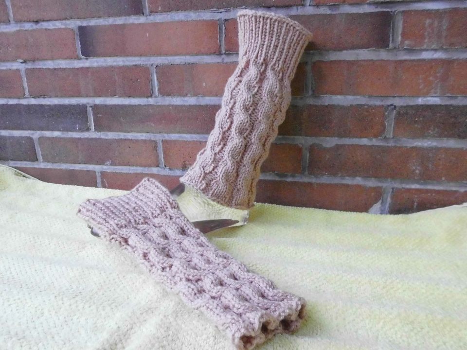 Armstulpen beige Beinstulpen gestrickt Stulpen Pulswärmer L / XL in Berlin