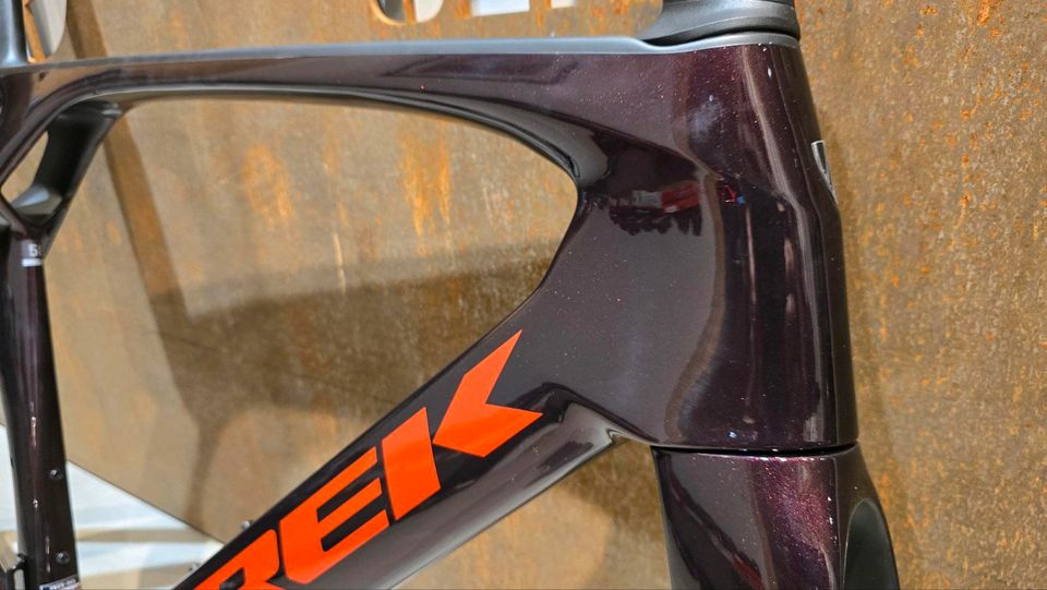 TREK MADONE SL RAHMENSET GEN 7 / DISC / UVP 4398€ / 58CM in Raubling