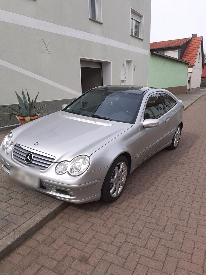 Mercedes W203 cl sport coupe Automatik in Staßfurt-Üllnitz