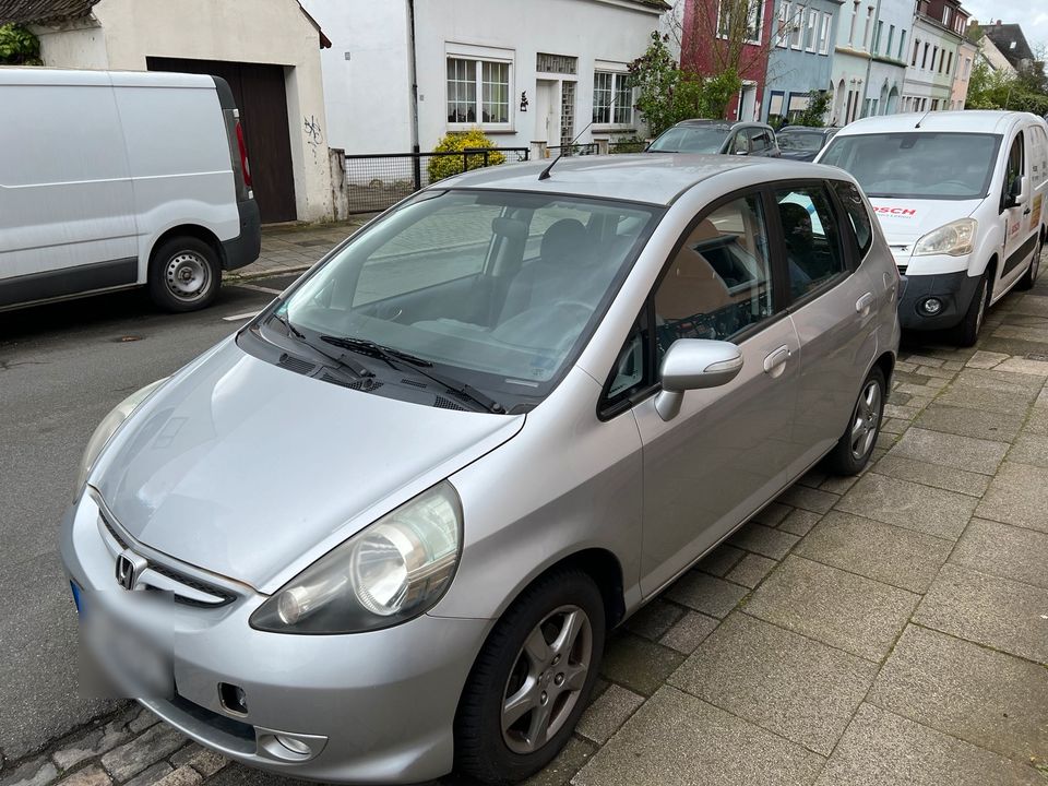 Honda Jazz erst 22400 Kilometer in Bremen