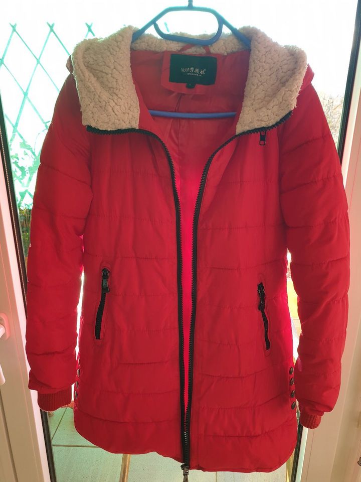 Damen Winterjacke rot Größe 38 sehr guter Zustand in Denzlingen