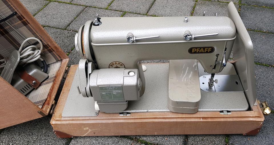 Pfaff 60 Koffer Nähmachine 50er/60er in Remshalden