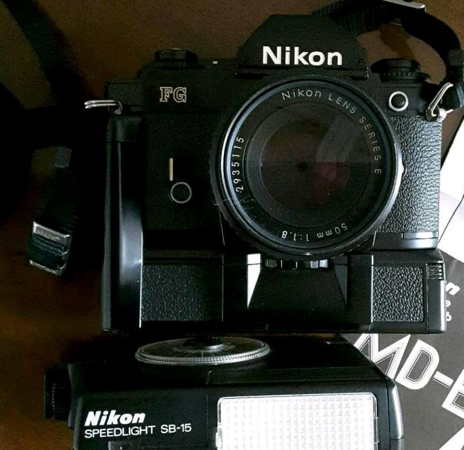 Nikon FG mit Motor und Blitz in Top-Zustand in Bönnigheim