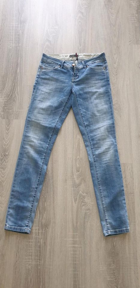 Jeans von Only in 28\32 in Gerstungen