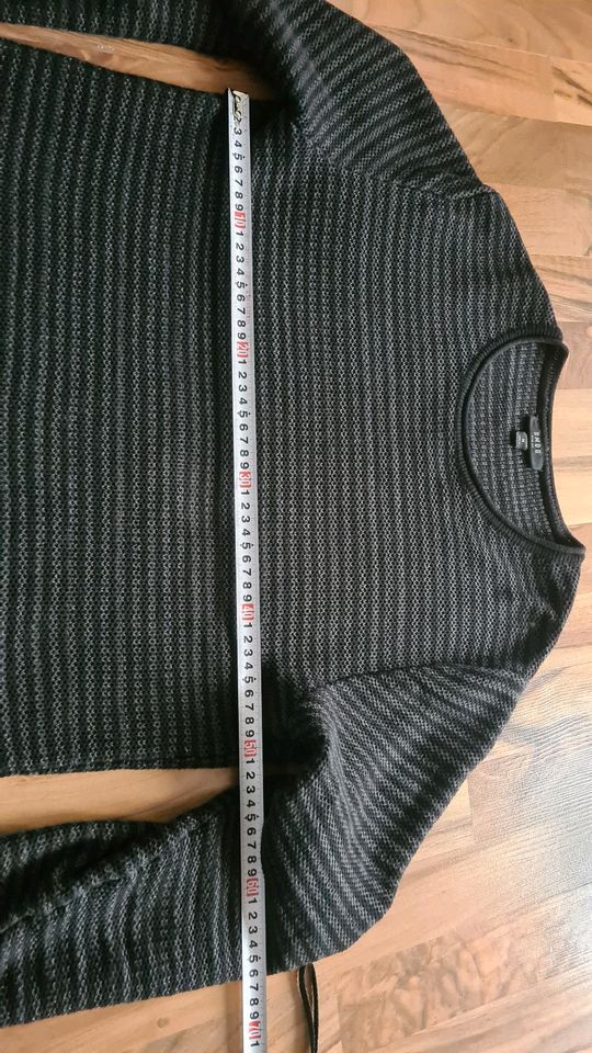SMOG' Herren-Shirt / Pullover Pulli Größe: M schwarz gestreift in Garbsen