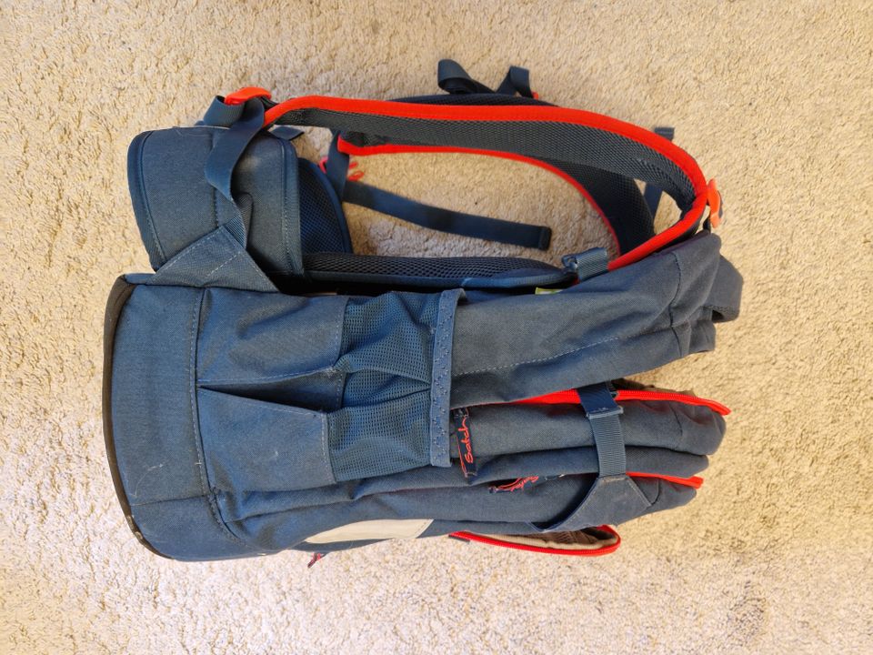Verkaufe praktische Satch pack Schultasche Rucksack in blau in Berlin