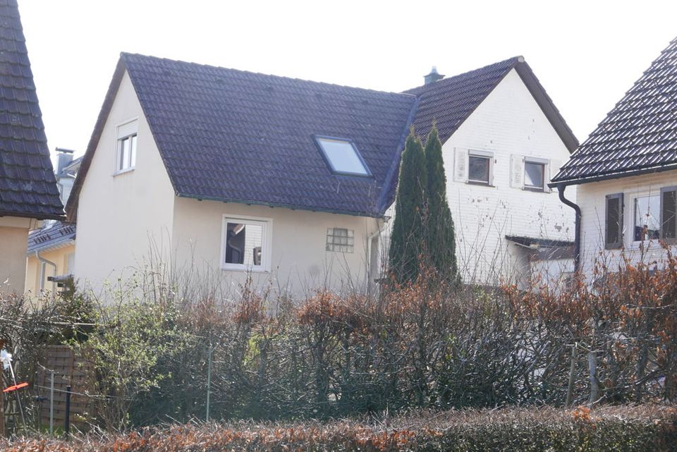Variables und gut ausgestattetes Zweifamilienhaus (1938/1978) in ruhiger Wohnlage in Freudenstadt. in Freudenstadt