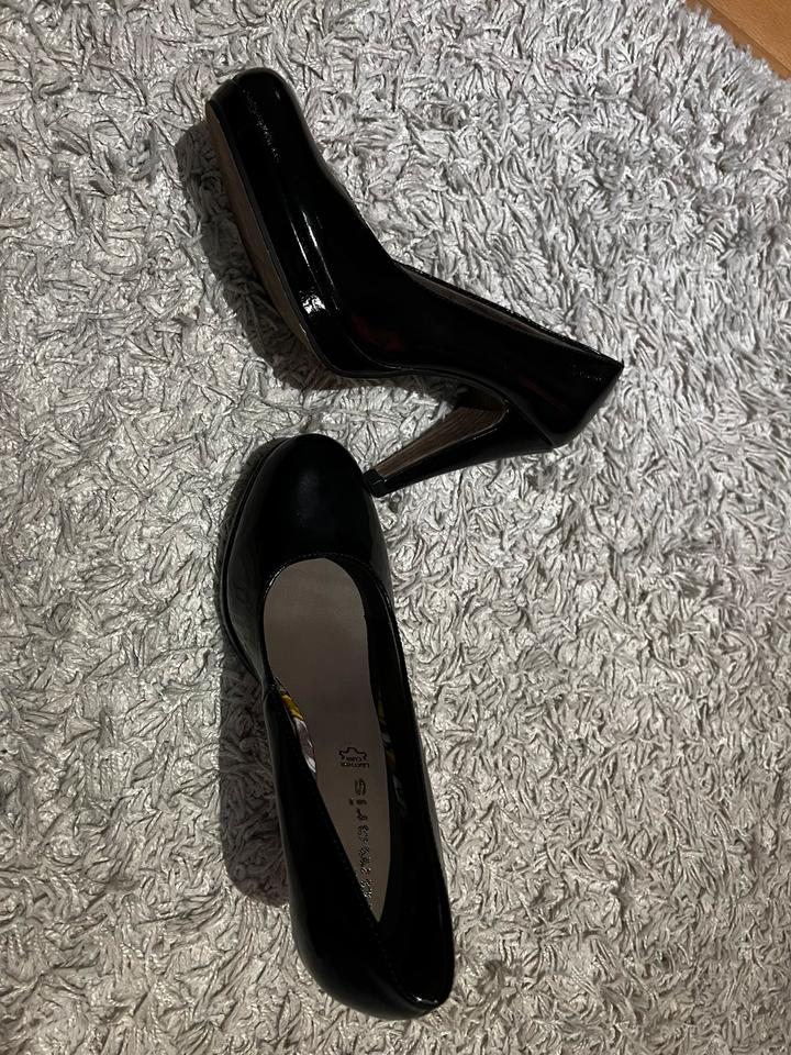 Neue Pumps Tamaris lack schwarz Gr. 40 inkl. Ersatzbeläge in Varel