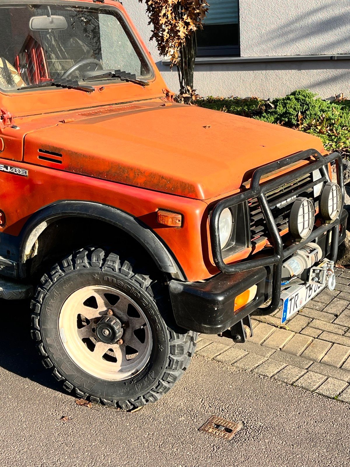 Abbildung des Autos Suzuki SJ413