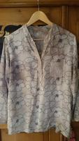 Italy Bluse Shirt Glitzer Größe 38-42 Hessen - Selters Vorschau