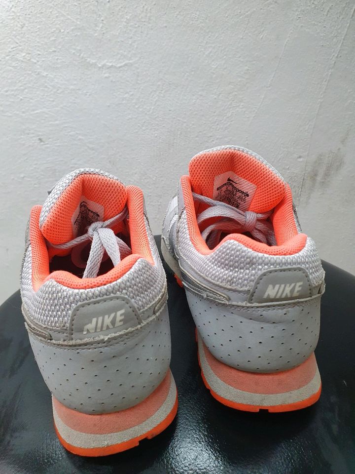 Nike schuhe 36.5 in Wuppertal