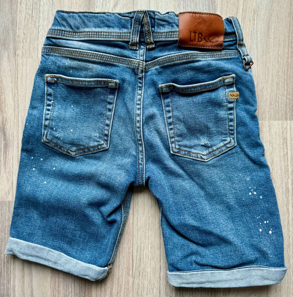 LTB Denim kurze Kinder Jeans in blau Gr. 146 in Buttenwiesen
