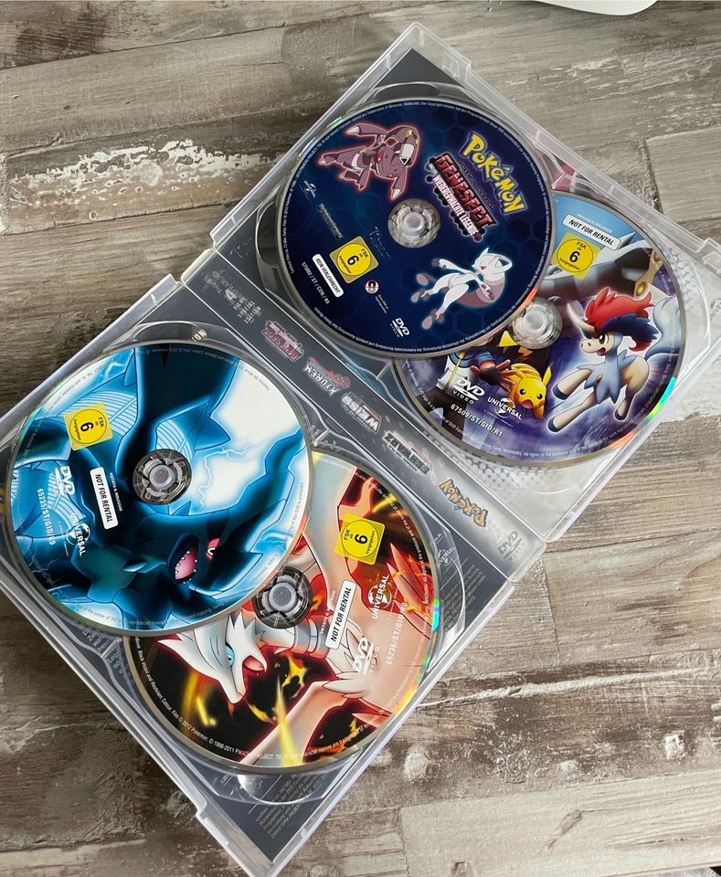 4 Pokémon Filme • DVDs • Top • Schwarz / Weiß / Kyurem / Genesect in Osnabrück