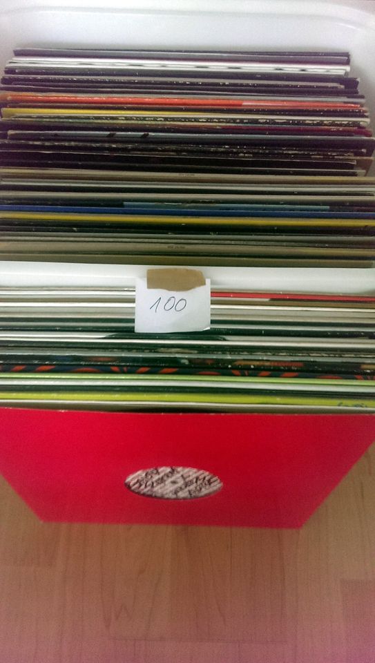 Löse meine Vinyl Schallplatten Sammlung auf, insgesamt 500 Stück in Stuttgart