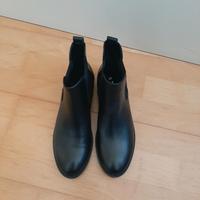 *NEU* Tamaris Chelseaboots schwarz mit Anziehlasche Gr. 39 Schleswig-Holstein - Rendsburg Vorschau