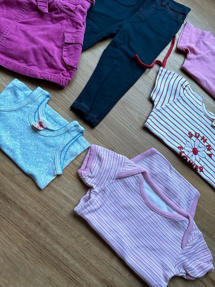 Kinderkleidung Mädchen Kleid t-Shirt Schlafanzug in Bremen
