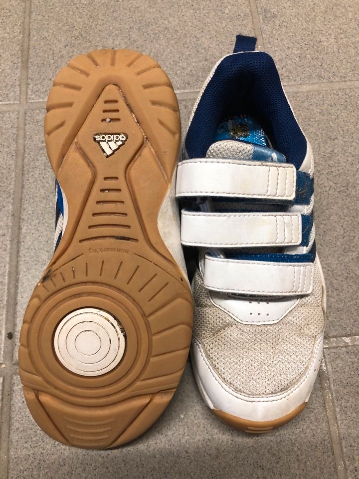 Adidas Sportschuhe Größe 32 in Lichtenberg/Erzgebirge