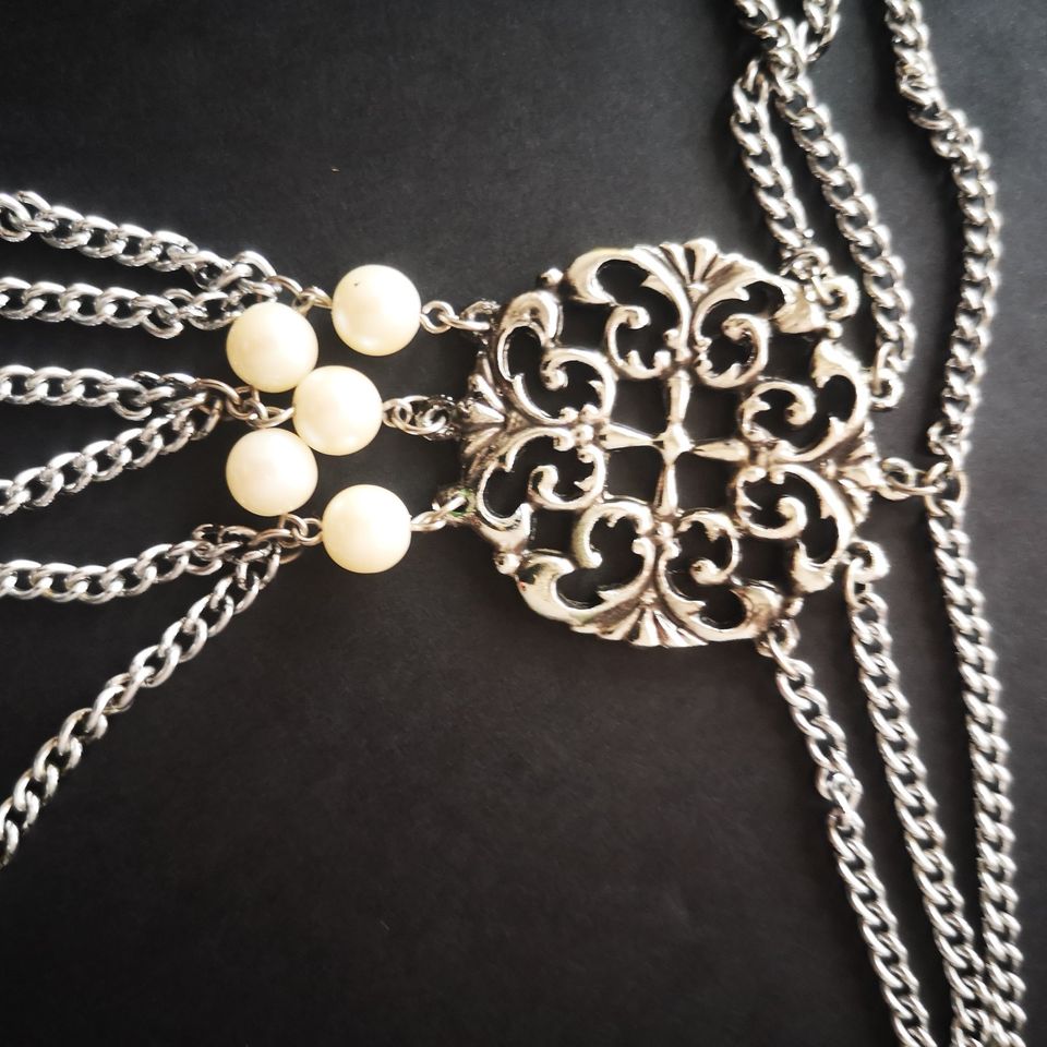 Trachtenkette, Silber, mit Perlen, 66cm lang, getragen in Norderney