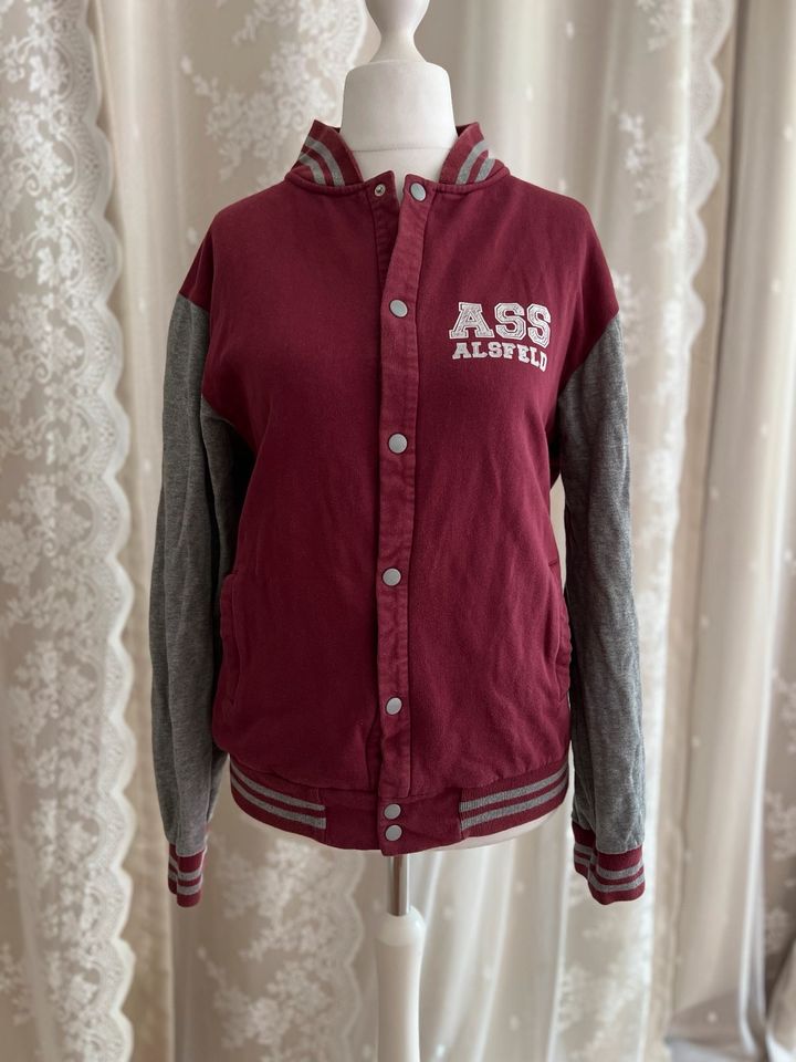 Hi5 rot graue Collegejacke Gr. M / 38 in Bernburg (Saale)