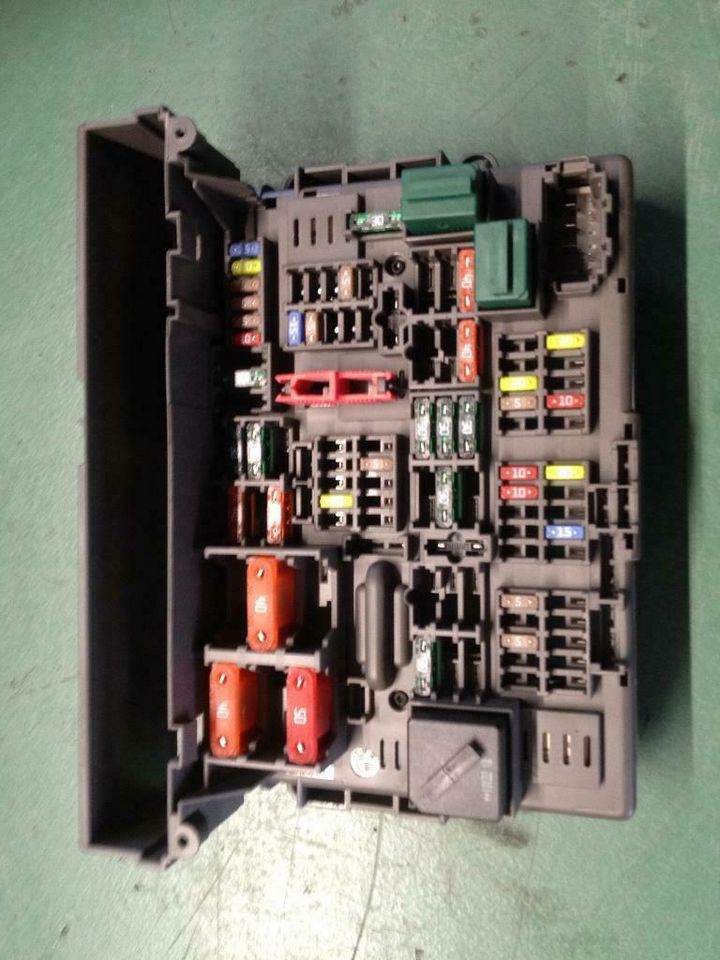 Bmw 116i Sicherungskasten Zentralelektrik 9119444 in Detmold