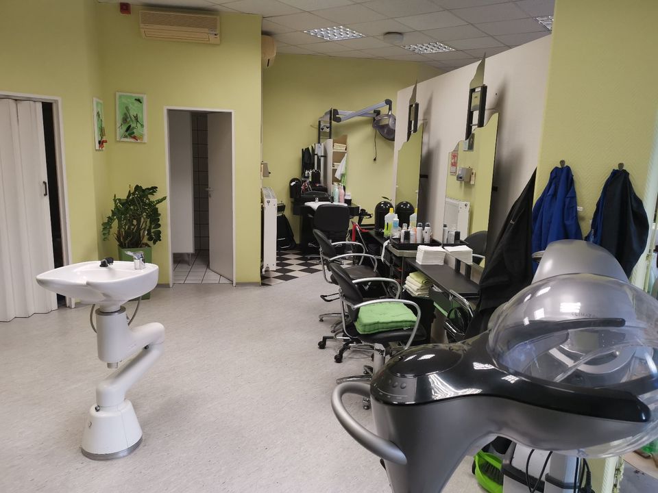 möblierter Friseursalon in Pößneck zu vermieten - Details auf Anfrage in Pössneck