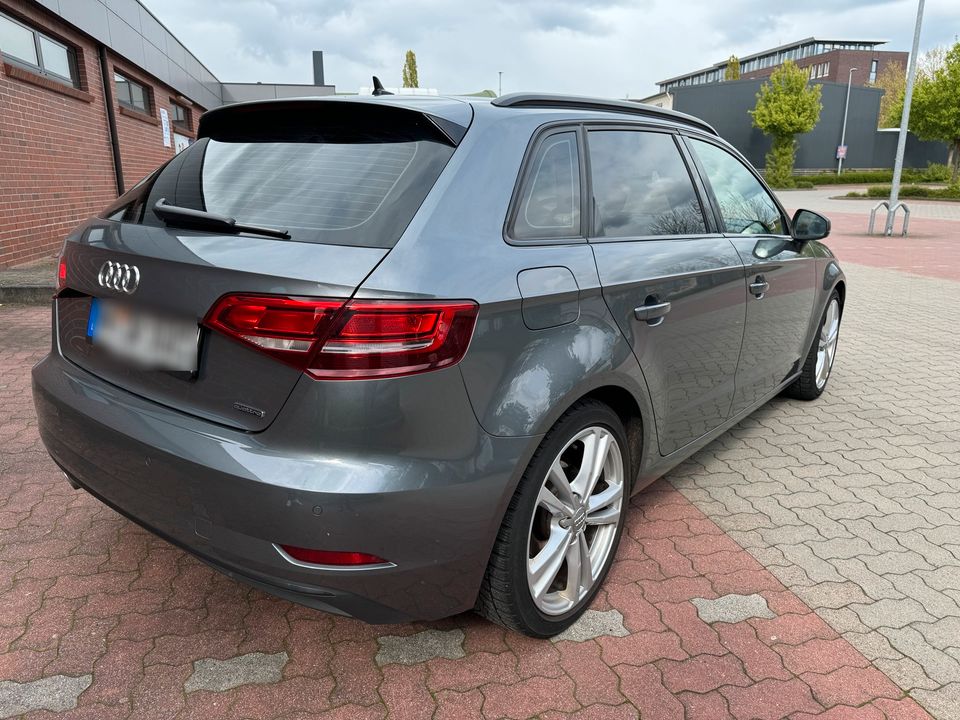 Audi A3 2.0TDI Quattro SB S-Tronic+CarPlay+8fach bereift+Navi in Hamburg