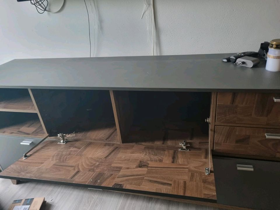 Sideboard Grau aus Holz Modern 187/46/81cm Gebraucht in Biebesheim