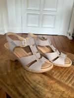Gabor Sandalen Plateau Wedges Keilabsatz Schuhe Taupe Gr. 39 NEU Nordrhein-Westfalen - Altena Vorschau